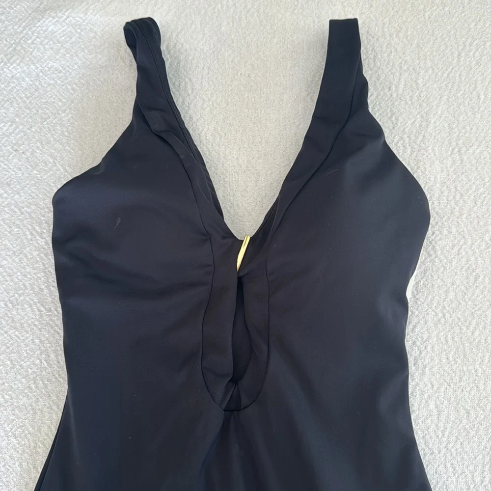 La Blanca Luxe Plunge Keyhole One-Piece Swimsuit, Size 4, Brand new, $165